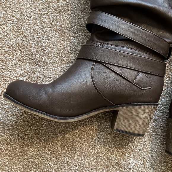 Journee Collection Tall Brown Boots - Picture 5 of 9